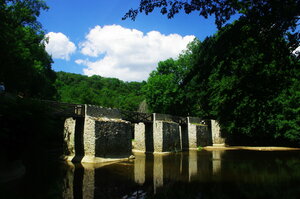 Puy Guillon (Moulin, pont de bois, bord de rivière)